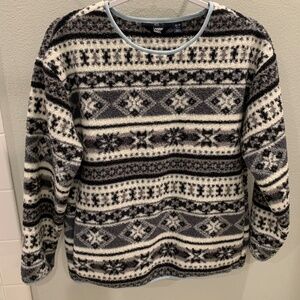 Lands End Fleece Top. sze   M Pet. (10-12)